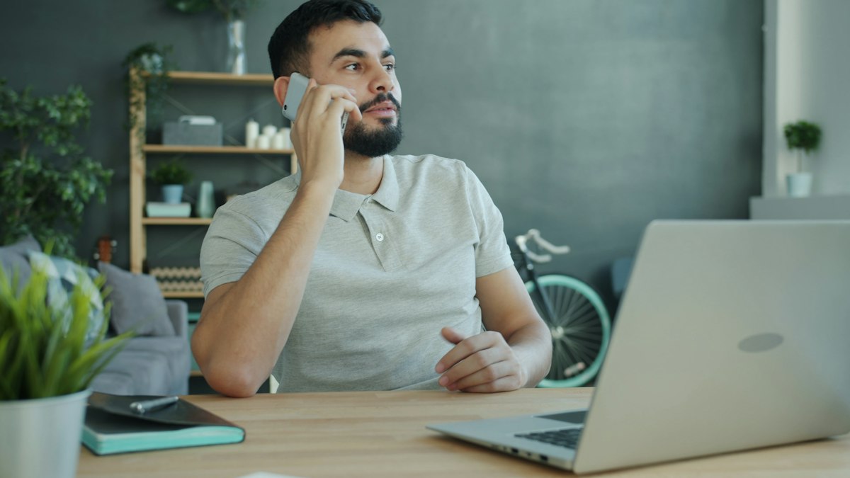 Zakelijke telefonie — bellen op kantoor